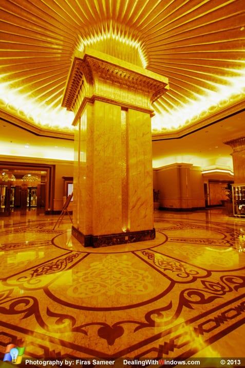 Emirates Palace hotel - Golden entrance